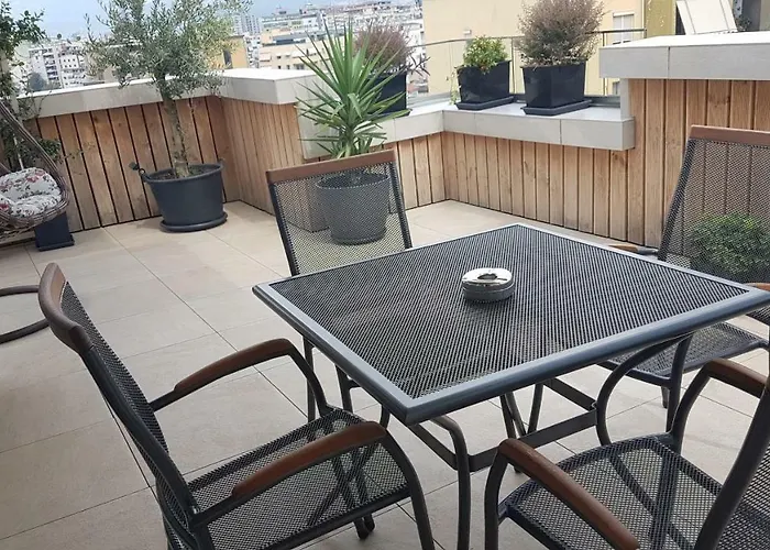 Terrace Apartments, Near The Park 公寓 *