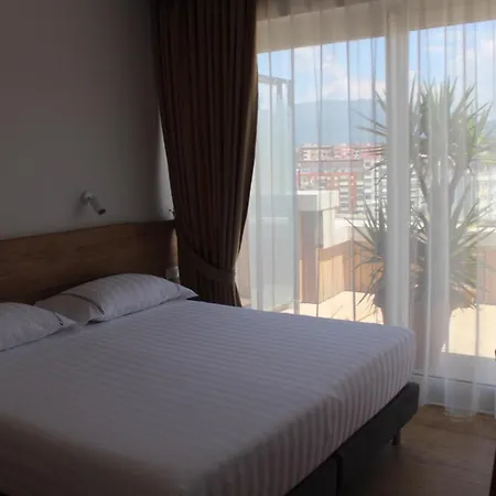 Terrace Apartments, Near The Park Апартаменты