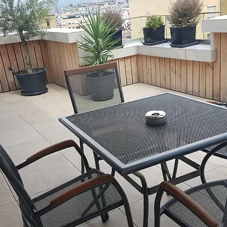 Terrace Apartments, Near The Park Апартаменты *